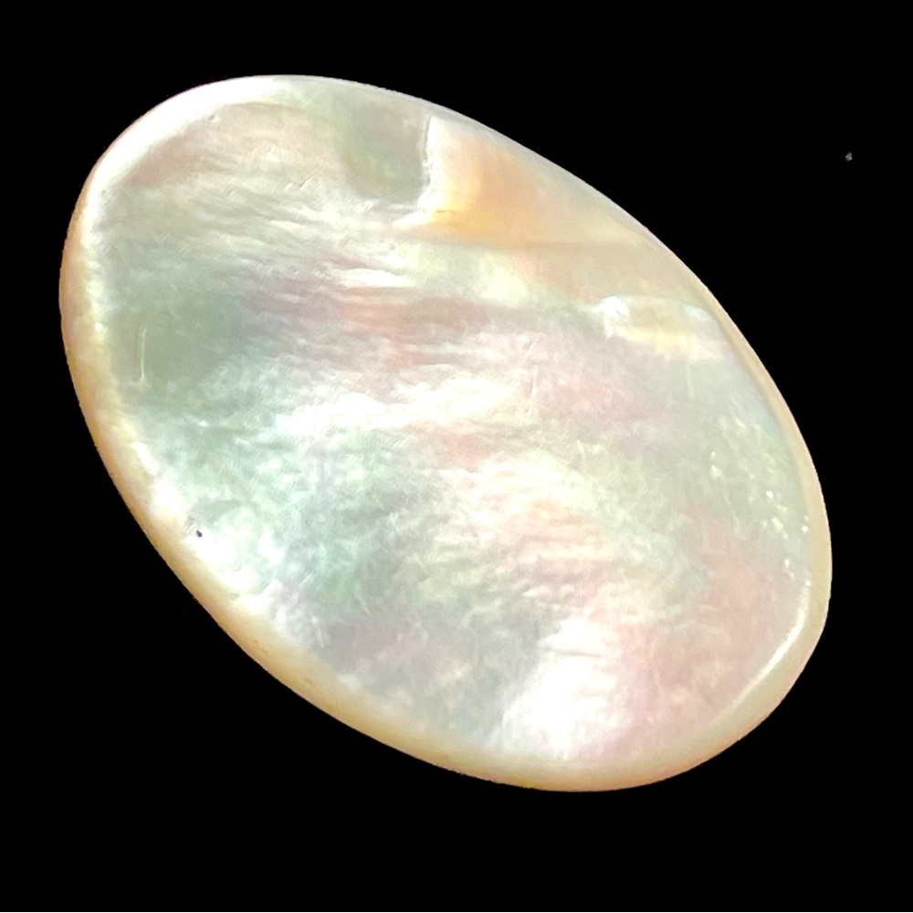 Vintage mother of pearl brooch​​